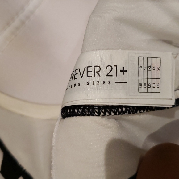 Black and White abstract wire bikini top F21+ - Picture 3 of 3